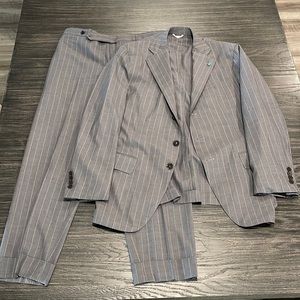 EIDOS MADE IN ITALY GRAY PINSTRIPE TENERO 100% WOOL SUIT TAGGED 42R